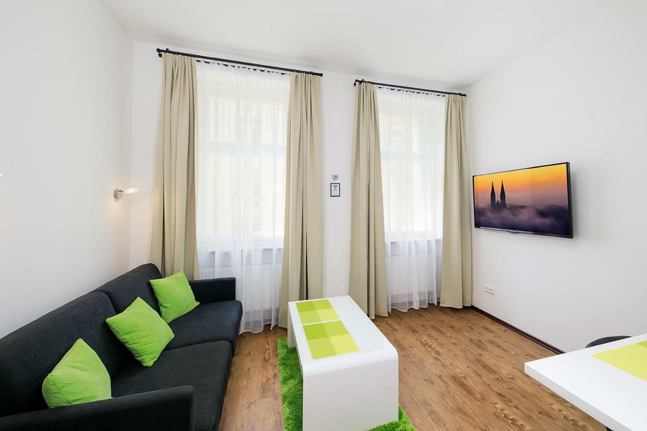 Apartment Near City Centre With Parking Place براغ المظهر الخارجي الصورة