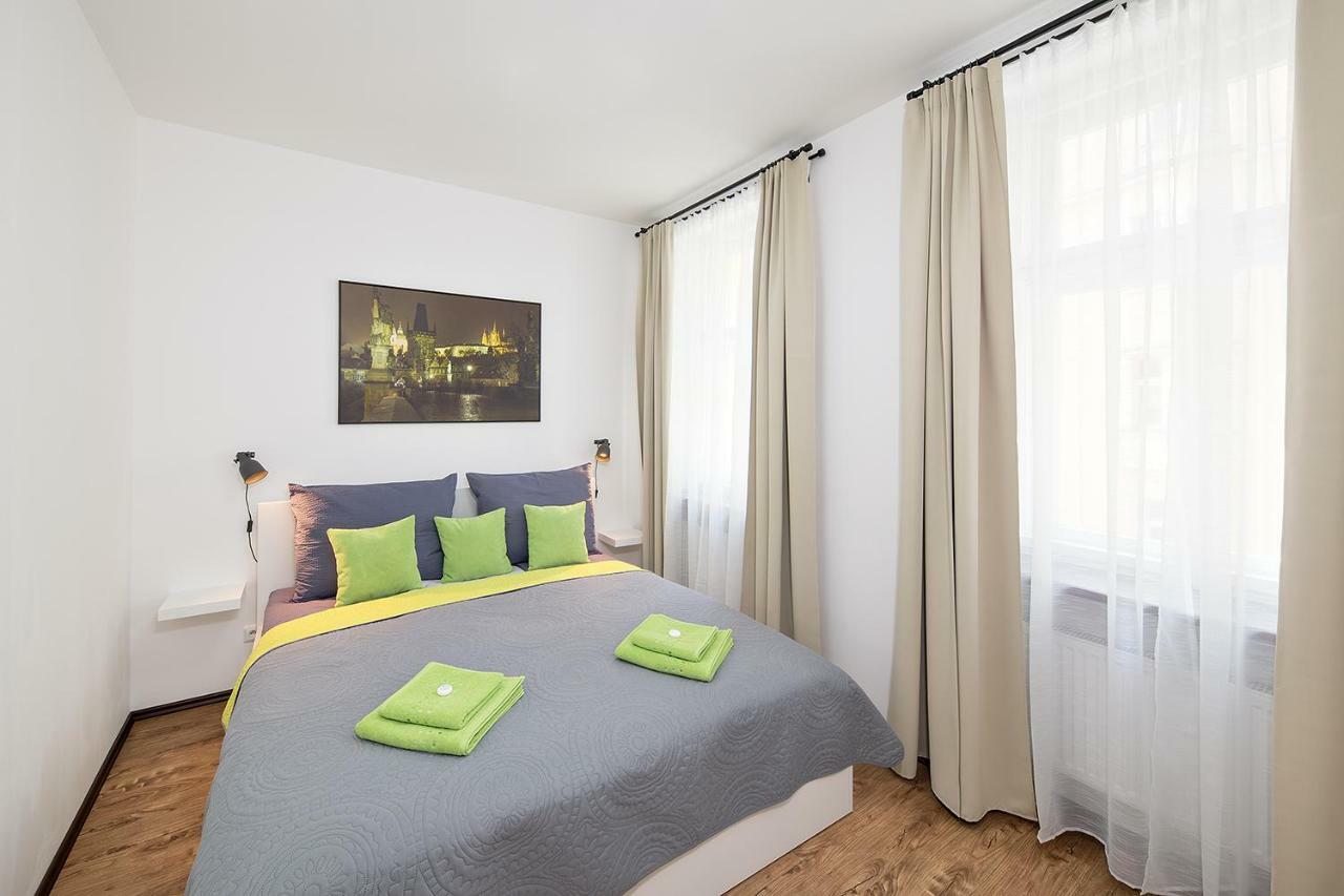 Apartment Near City Centre With Parking Place براغ المظهر الخارجي الصورة